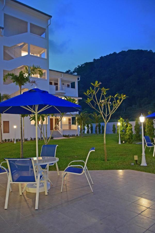 AVI Pangkor Beach Resort Kampong Pasir Bogak Bagian luar foto